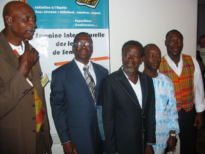 Master & Grandmaster players line up with Roger Anet  for a photo at the awards ceremony 